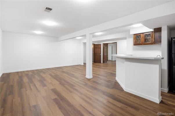 Empty room, Interior, Recessed Lighting, Wood Texture Flooring