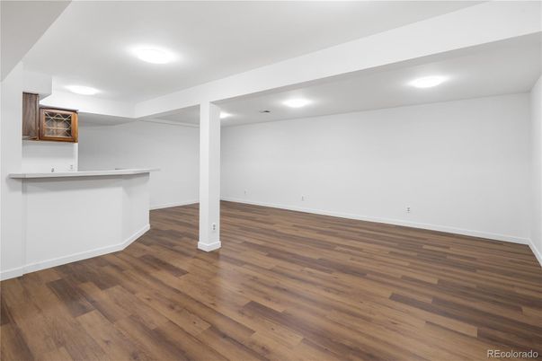 Empty room, Interior, Recessed Lighting, Wood Texture Flooring