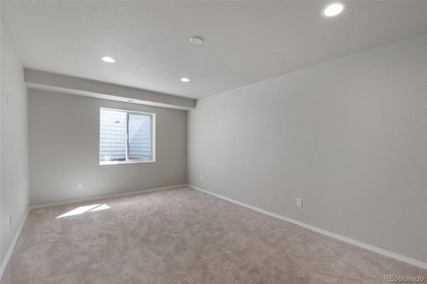 Empty room, Interior, Recessed Lighting
