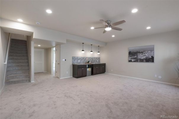Empty room, Interior, Pendant Lights, Recessed Lighting