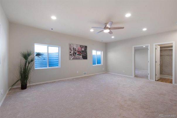 Empty room, Interior, Recessed Lighting