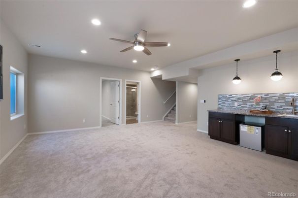 Empty room, Interior, Pendant Lights, Recessed Lighting