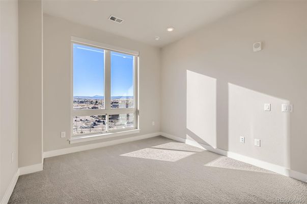 Empty room, Interior, Recessed Lighting, Water