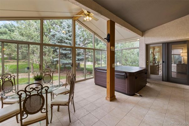 Dining room, Hot Tub, Interior, Sun Room