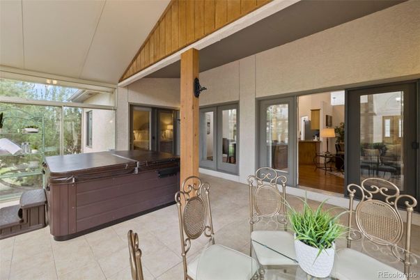 Hot Tub, Interior, Sun Room