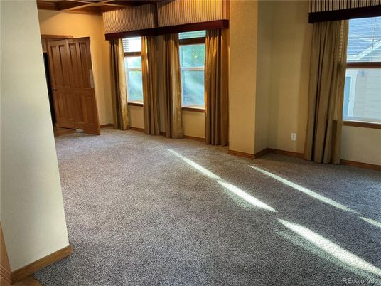Empty room, Interior, Water