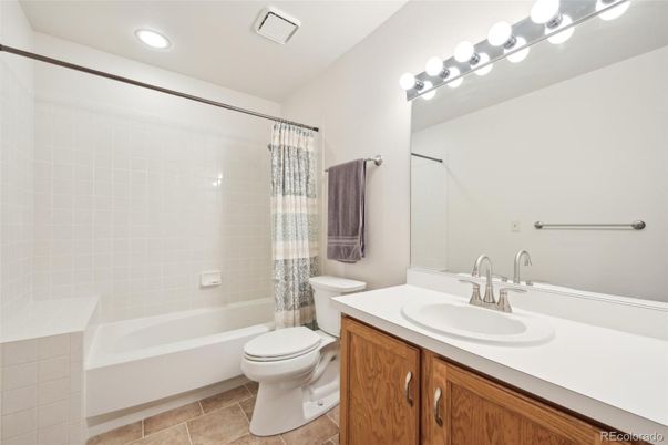 Bathroom, Interior, Recessed Lighting