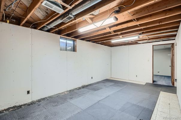 Empty room, Interior, Wooden Beams