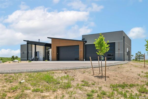 Attached, Backyard, Exterior, Facade, Modern