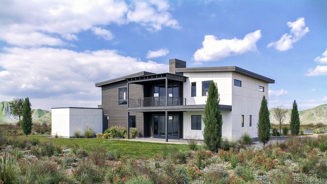 Backyard, Exterior, Facade, Modern