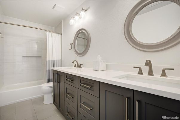 Bathroom, Dual Sink Vanities, Interior