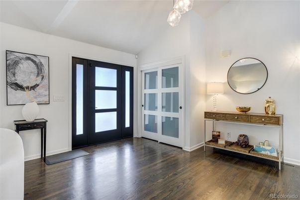 Interior, Pendant Lights, Wood Texture Flooring