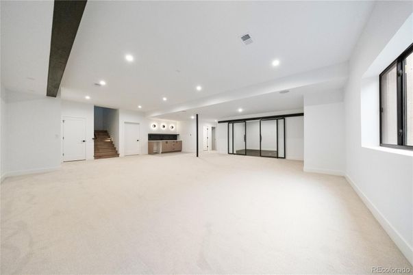 Empty room, Interior, Recessed Lighting