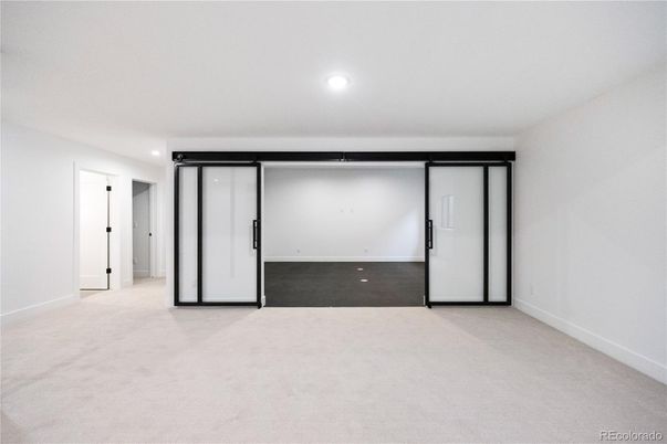 Empty room, Interior, Recessed Lighting