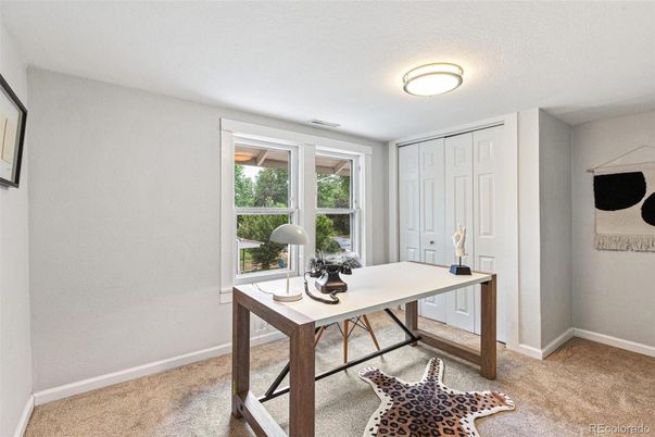 Home Office, Interior