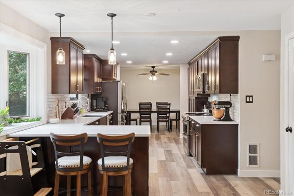 Dining room, Interior, Kitchen, Pendant Lights, Recessed Lighting, Wood Texture Flooring