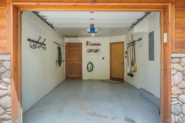 Garage, Interior