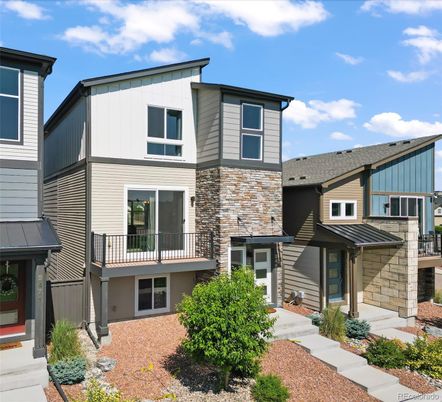 Exterior, Facade, Brick Facade, Rowhouse