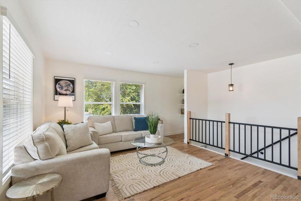 Interior, Living room, Pendant Lights, Wood Texture Flooring