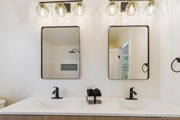 Bathroom, Dual Sink Vanities, Interior