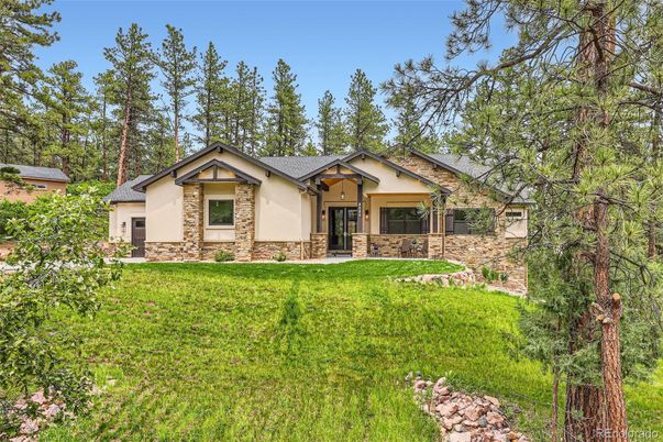 Backyard, Exterior, Facade, Ranch