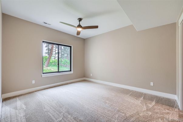 Empty room, Interior