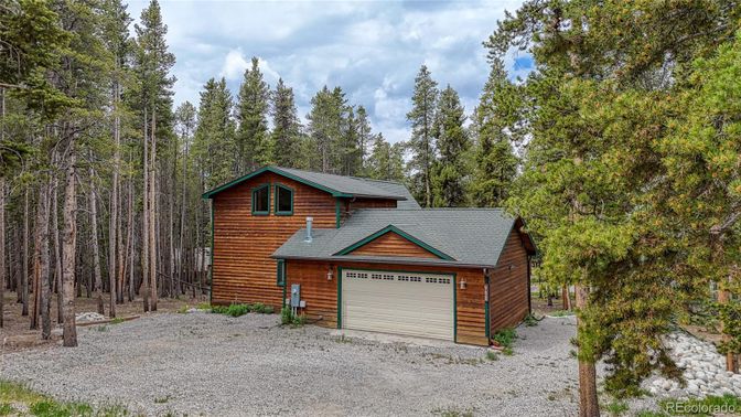 Attached, Exterior, Facade, Log Home