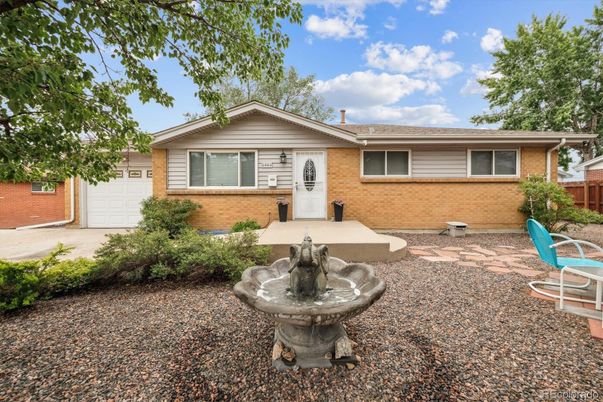 Attached, Exterior, Facade, Brick Facade, Ranch