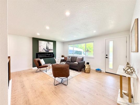 Interior, Living room, Recessed Lighting, Wood Texture Flooring