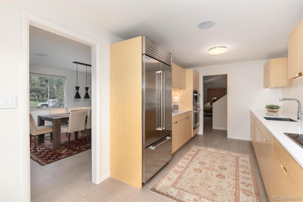 Dining room, Interior, Kitchen, Pendant Lights, Stainless Steel Appliances