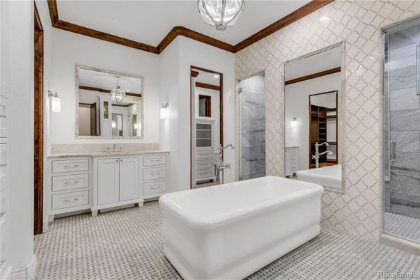 Bathroom, Free Standing Baths, Interior