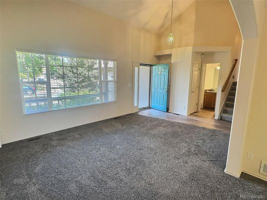 Empty room, Interior, Pendant Lights