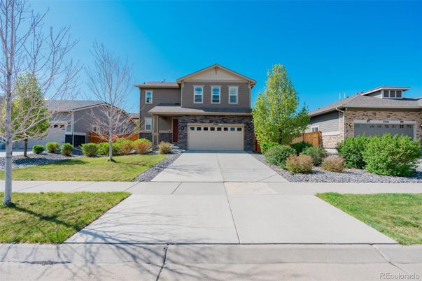 Attached, Exterior, Facade, American Craftsman