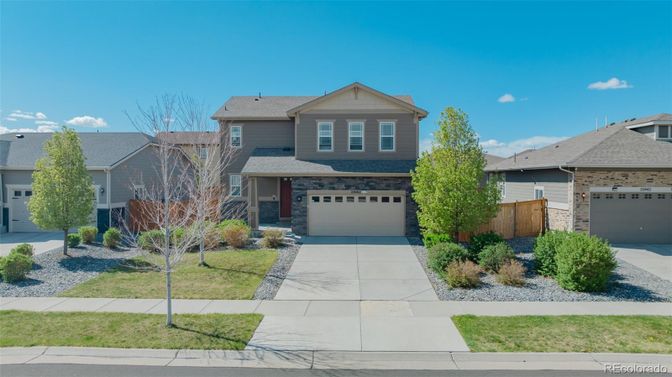 Attached, Exterior, Facade, American Craftsman