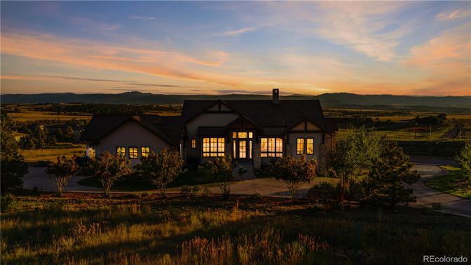 Backyard, Exterior, Facade, Modern