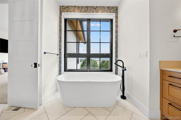 Bathroom, Free Standing Baths, Interior