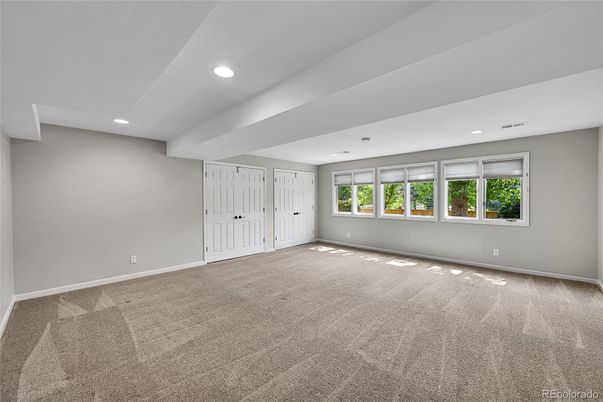 Empty room, Interior, Recessed Lighting
