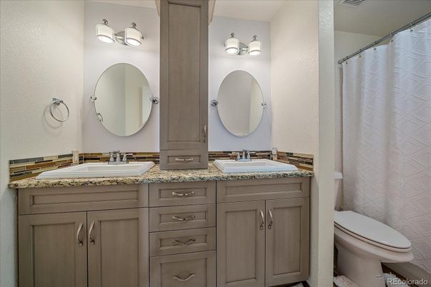 Bathroom, Dual Sink Vanities, Interior