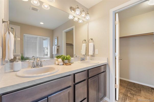 Bathroom, Dual Sink Vanities, Interior, Recessed Lighting