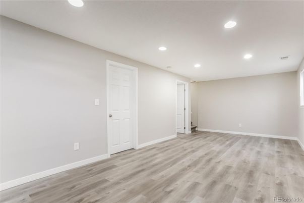 Empty room, Interior, Recessed Lighting, Wood Texture Flooring