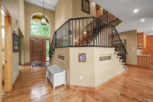 Interior, Pendant Lights, Recessed Lighting, Wood Texture Flooring