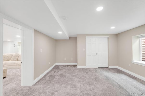 Empty room, Interior, Recessed Lighting