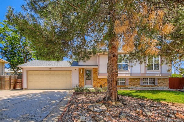 Attached, Exterior, Facade, Raised Ranch