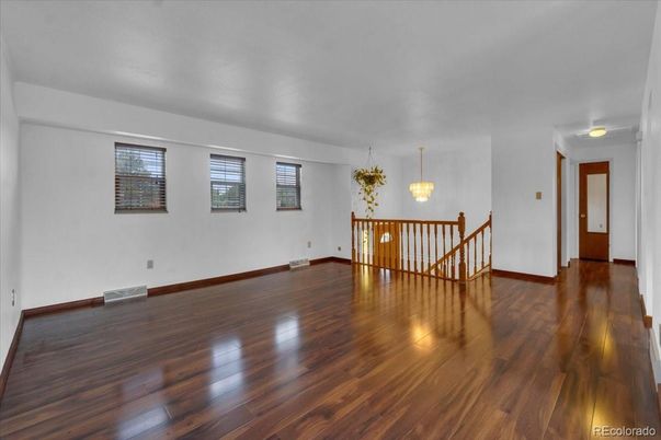 Chandelier, Empty room, Interior, Wood Texture Flooring
