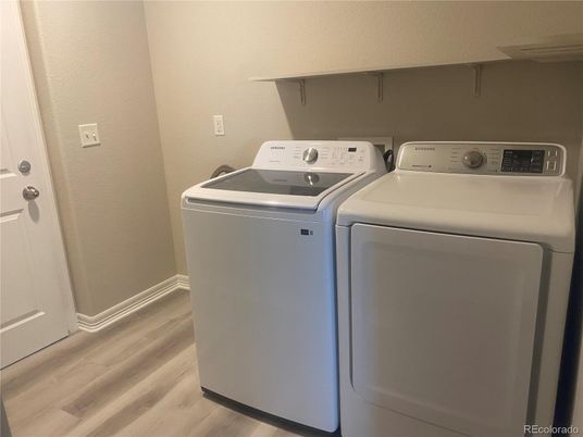 Interior, Washer, Wood Texture Flooring