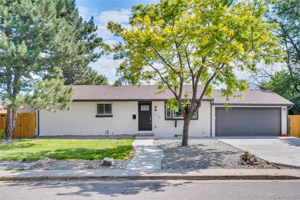 Attached, Exterior, Facade, Ranch