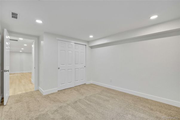 Empty room, Interior, Recessed Lighting