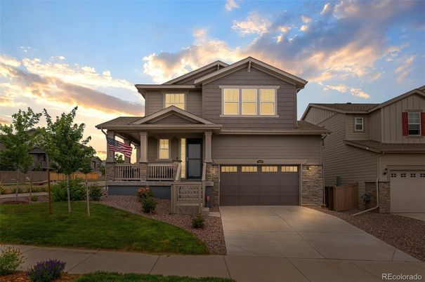 Attached, Exterior, Facade, American Craftsman
