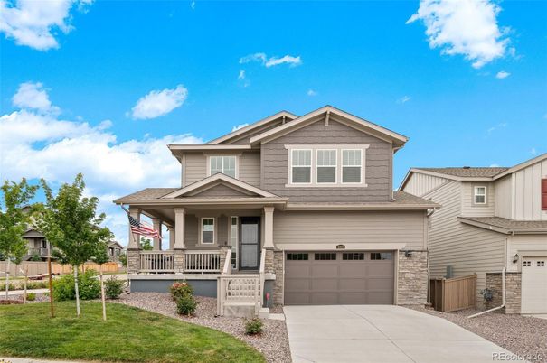 Attached, Exterior, Facade, American Craftsman