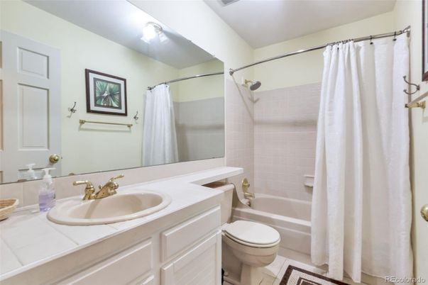 Bathroom, Interior, Tile Countertops